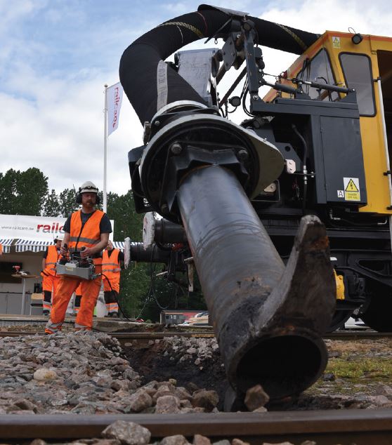 <a href="/Railcare/">Nathalie Damen</a> will be carrying out vacuum demonstrations of the Live Railvac+Ballast Feeder System and spoil handling prototype at 11.00, 12.30 and 14.00 at #raillive.  See what’s on and register to attend  bit.ly/2HLhziO