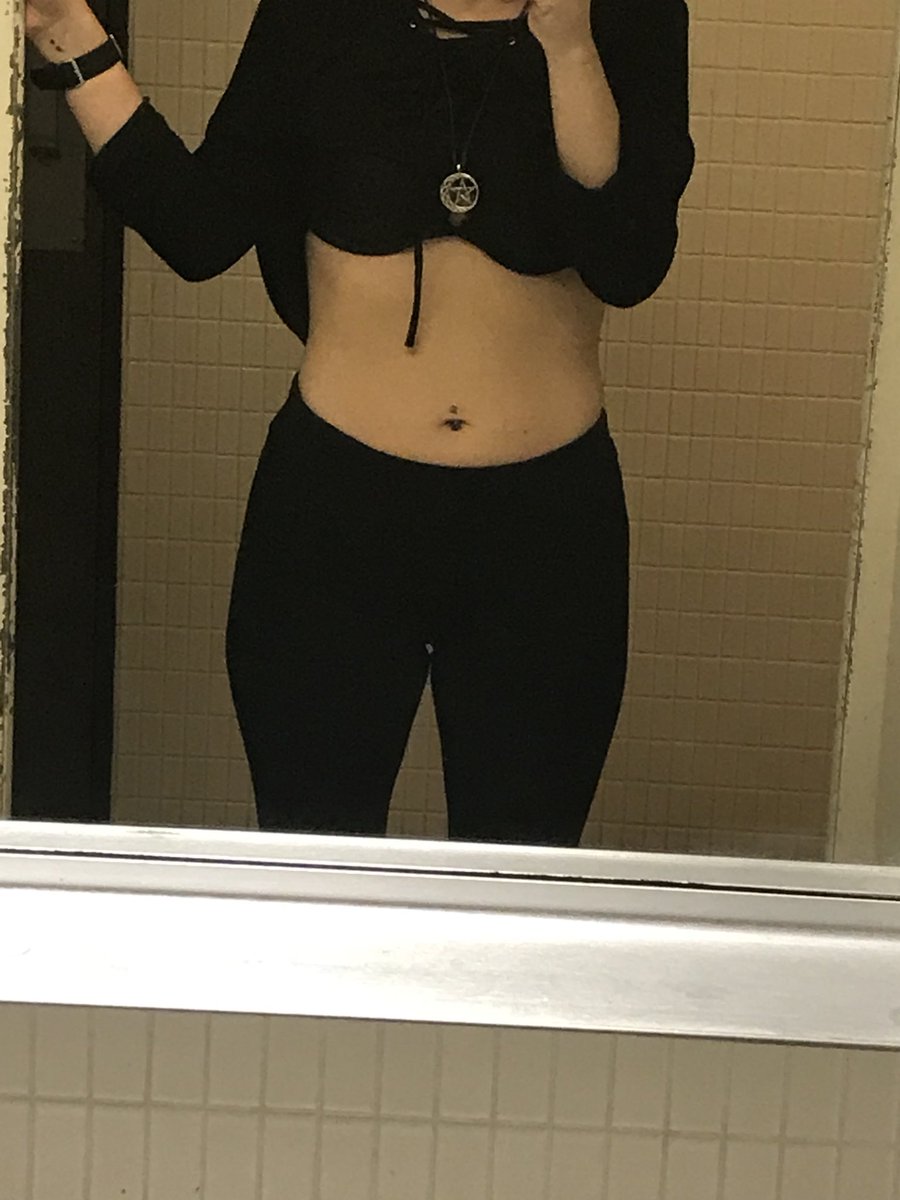 Ana_xSophie's tweet image. I’m at risk for IP even though my ribs don’t even show. And I’m close to a thigh gap, but don’t have it yet. And look how bloated and disgusting I still am? Like idgi #bodycheck #EDproblems