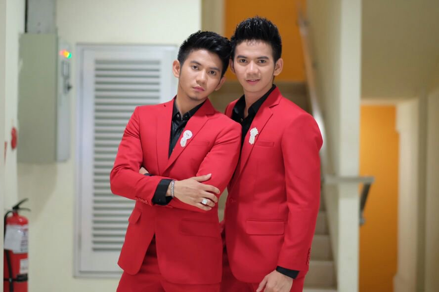 Kenapa sih bang dari dulu gapernah bikin aku berhenti buat kagum sma kalian <a href="/DA2_Rizki/">Rizki 2{R} Real</a>
<a href="/DA2_Ridho/">Ridho 2{R}</a> kangen banget Tuhan sama mereka 😫😢
#RizkiRidhoKonserSosmedLIDA