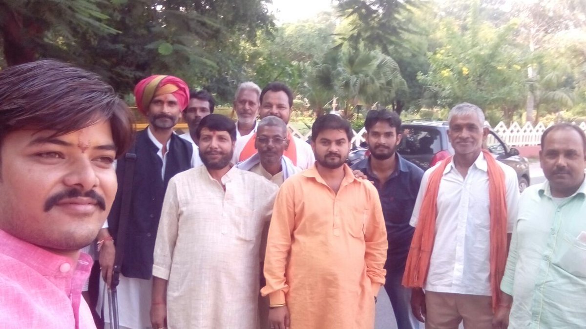RahulPalar's tweet photo. Hindu Jagran manch yuva vahini jhansi https://t.co/ZREBXjHeay