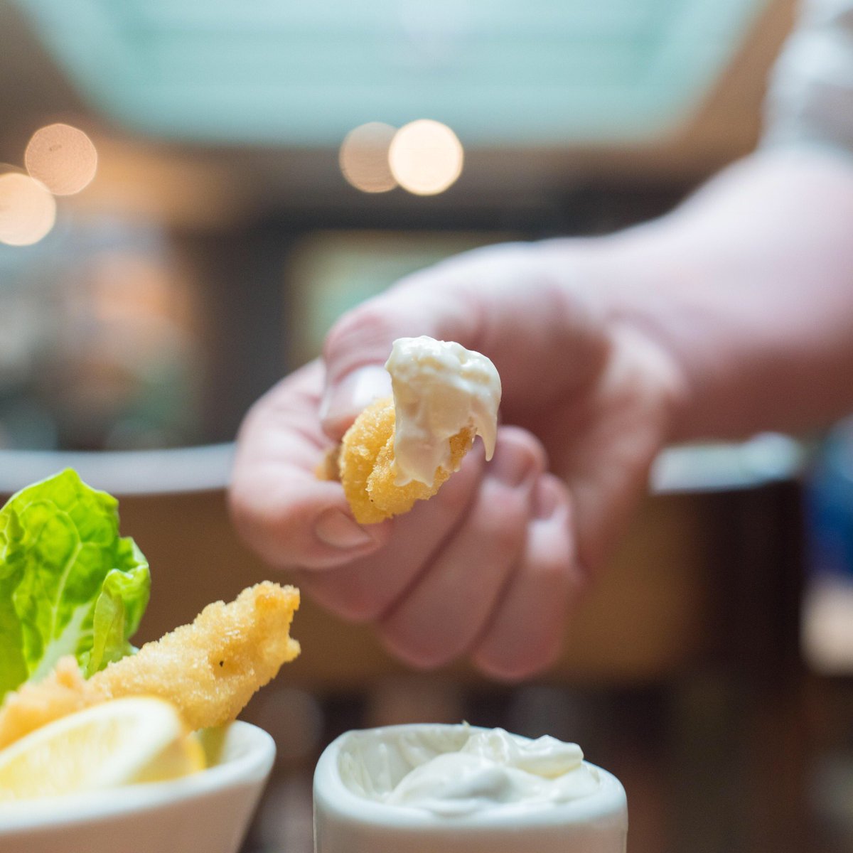 ONeillsPubs's tweet photo. Haven't tried our crispy calamari!? You've got to be squidding us 🦑 Perfect as a bar snack or to share between friends, dunk into tartare sauce for an after work treat #calamari https://t.co/LfLlPA1VWc