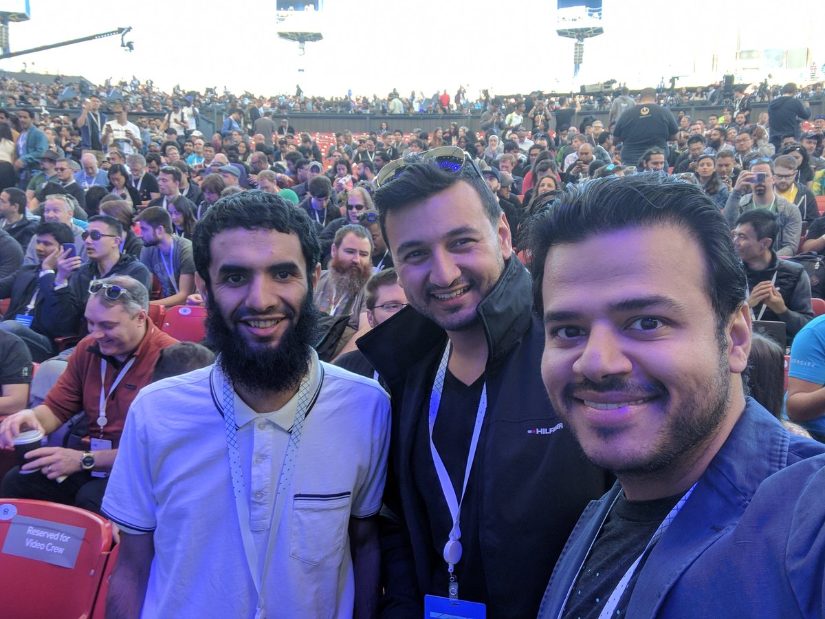 حضور سعودي مميز ايضا والحبيب <a href="/Abdulaziz_Hmadi/">عبدالعزيز الحمادي</a> 
وايضا من @MiskTech
و  <a href="/SAFCSP/">الاتحاد السعودي للأمن السيبراني والبرمجة والدرونز</a> 
و من جوجل <a href="/GDGDubai/">GDG Dubai</a>
 <a href="/MoHarastani/">Mohamad Harastani</a> 

#io18