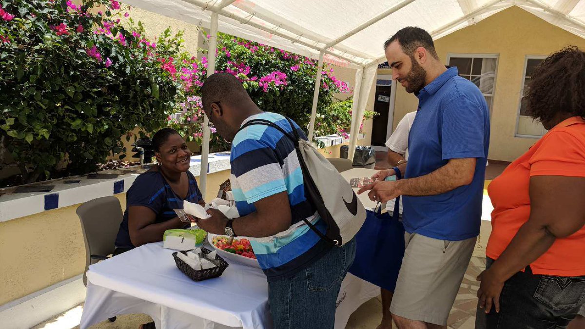 aucmed's tweet photo. Excited for our new students as they get settled in Sint Maarten and begin their medical education! #AUCmed #physiciansintraining #studyinparadise https://t.co/UoAvIbI600