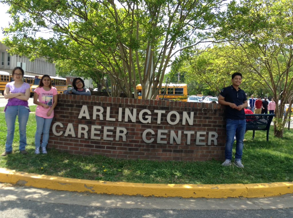ACCSustainGo's tweet image. Students at the Career Center,  Patrick Henry, and Arlington Mill organized an electronic recycling event.  Go green!
