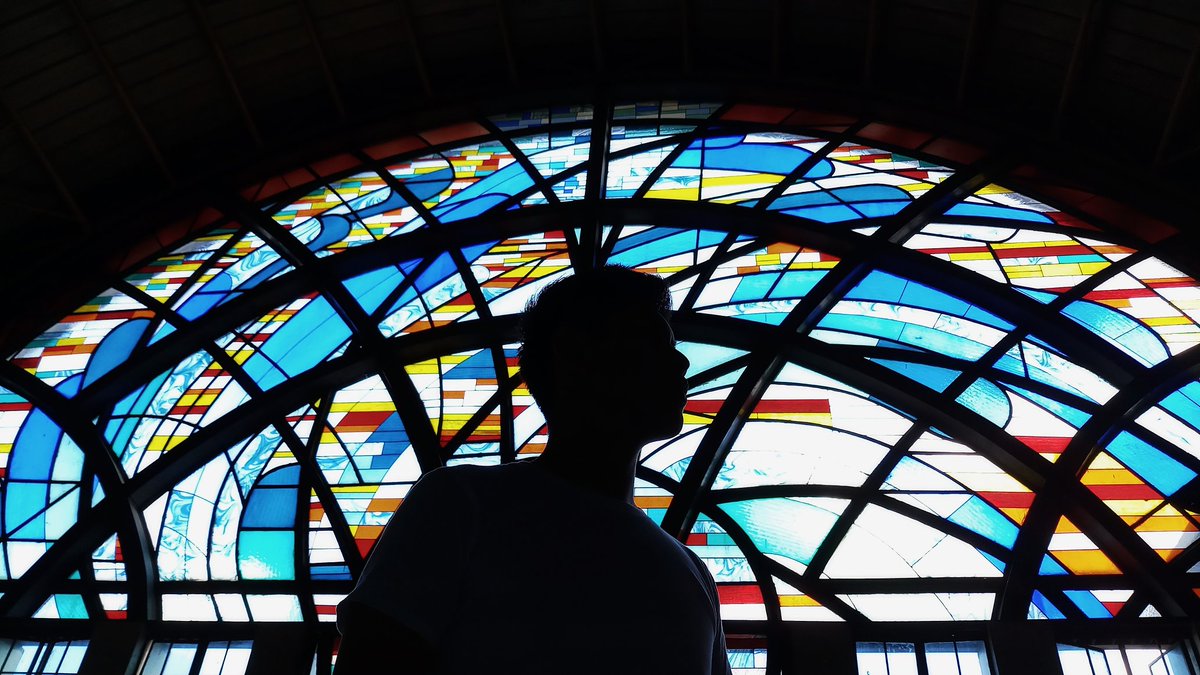 elmereimagine's tweet image. There are photos and angles better suited for someone. You can try in one way or the other. There are possibilities for everyone. But there are wonders more brilliant for another. 

#supportivefriend #glasswindow #silhouette @ChristianDulay