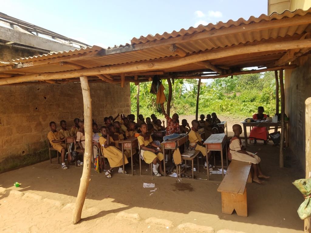 TrackaNG's tweet image. Renovation of eight blocks of classrooms at Akere, Agosasa, Idogo, and Ajegunle in Ipokia/Egbado South LGA, Ogun state for N30m. We report this project at Ajegunle Not-started. Our advocacy is to ensure the job is done to improve learning condition.
#2017ConstituencyProject #Ogun