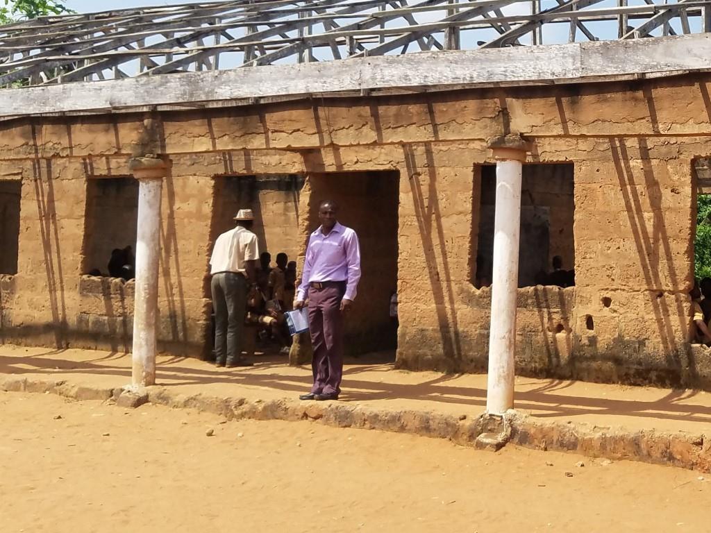 TrackaNG's tweet image. Renovation of eight blocks of classrooms at Akere, Agosasa, Idogo, and Ajegunle in Ipokia/Egbado South LGA, Ogun state for N30m. We report this project at Ajegunle Not-started. Our advocacy is to ensure the job is done to improve learning condition.
#2017ConstituencyProject #Ogun