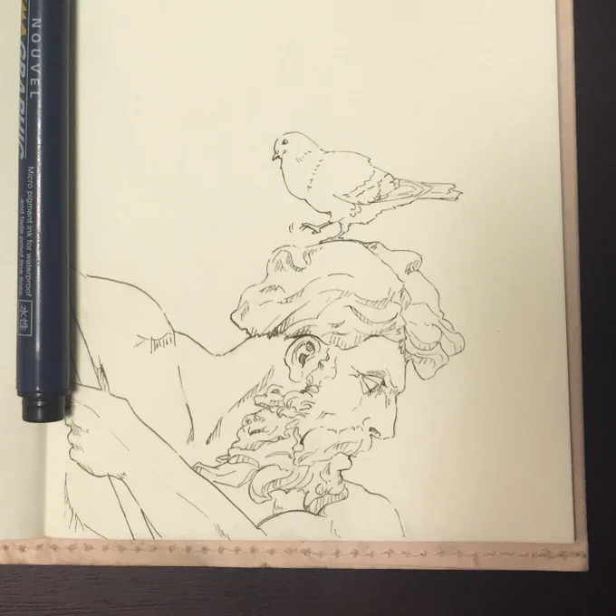 像の上に鳥止まりがち 