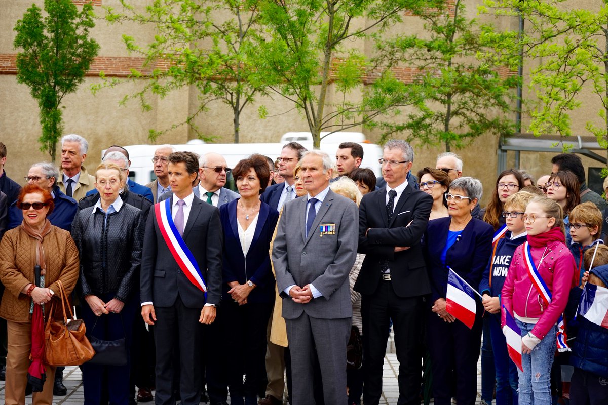 Nous avons commémoré à 12h le 8 Mai 1945, date de capitulation de l'Allemagne nazie et fin de la Seconde Guerre Mondiale en Europe. J'ai rappelé l'importance des commémorations qui, au-delà d'être un devoir de mémoire indispensable, sont aussi la construction d'un espoir de paix