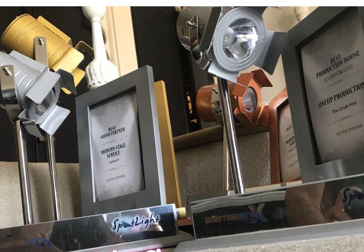 ModernStage's tweet photo. Finally! Received four #SpotlightAwards at #EEMAgine2018 in following 3 categories:
Best Lighting Partner - Gold and Bronze
Best Sound Partner - Silver
Best Production Partner - Silver to @1neupProduction
#Modern56 #ModernStageService #MSS #OneUp #OneupProductions https://t.co/oiGj96b9Ci
