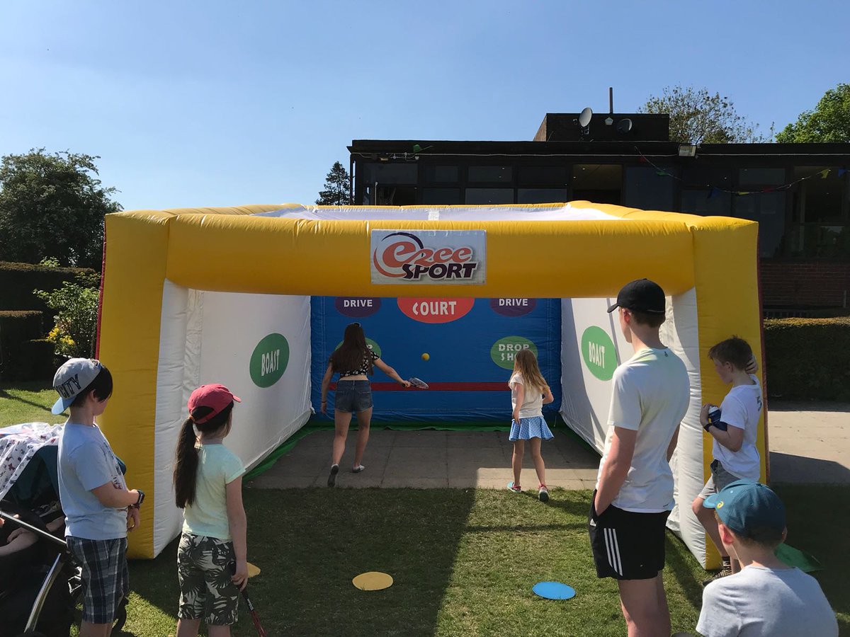 Great afternoon at our May open event yesterday. Lots of budding new players having a go at squash, playing against some of our wonderful Southgate junior member volunteers!