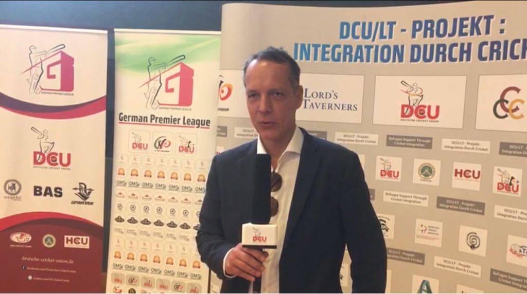 DCricketUnion's tweet photo. Herrn Erik Rahn, KP to Familienministerium Berlin on Deutsche Cricket Union / TV Arnsberg 1861 e.V. (official site) Integration day In Germany Supported by @LordsTaverners & @ClubCricketConf
@ArnsbergAktuell | @HCU_Cricket | #NRWCU | #ODCU https://t.co/AQ4Kqqg4Vt