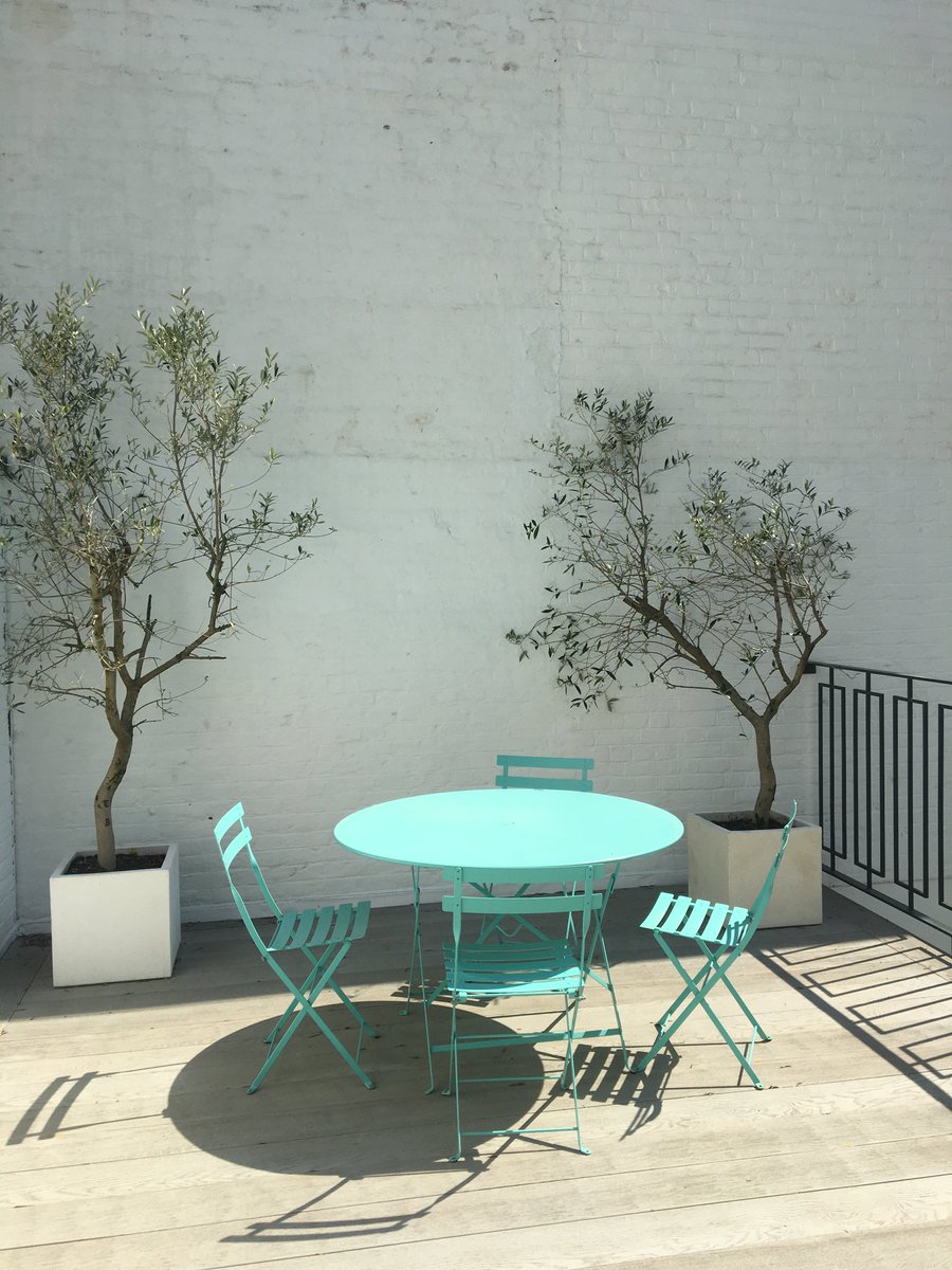 What a glorious day to be sat on your own private terrace in Ennismore Gardens, for more information on this stunning property visit our website on the following link; hamptons.co.uk/buy/property/2… #Luxury #PropertyOfTheDay #heatwave #knightsbridge