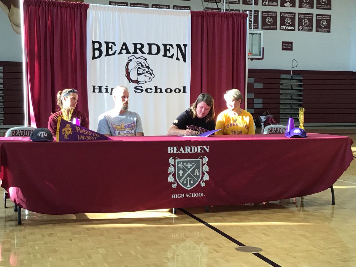 coachtatefhs20's tweet photo. Bearden High School’s ABBY MINK signs College Scholarship papers this morning to continue her Education and Track &amp; Field career at Tennessee Tech!  Abby will be studying Engineering at Tennessee Tech 🦅 Abby was also a standout keeper for the Bearden Lady Soccer Dawgs ⚽️ https://t.co/tUNwhzJDRh