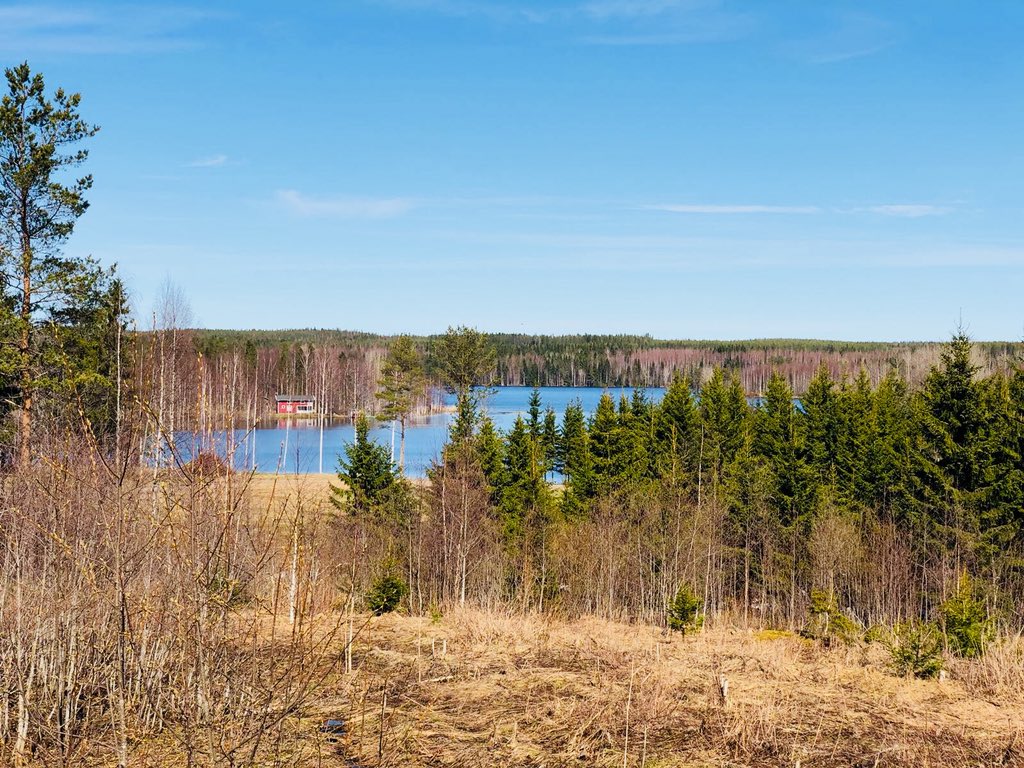 Van de houtzagerij door naar het bos. Door inzet van o.a. GPS wordt hier heel precies gekapt. Zo kunnen ziektes/plagen beter voorkomen worden. Resultaat: 170% meer bos in Finland in 100 jaar. Goed voor de houtproductie maar ook meer CO2 opslag in bomen en hout: #precisiebosbouw