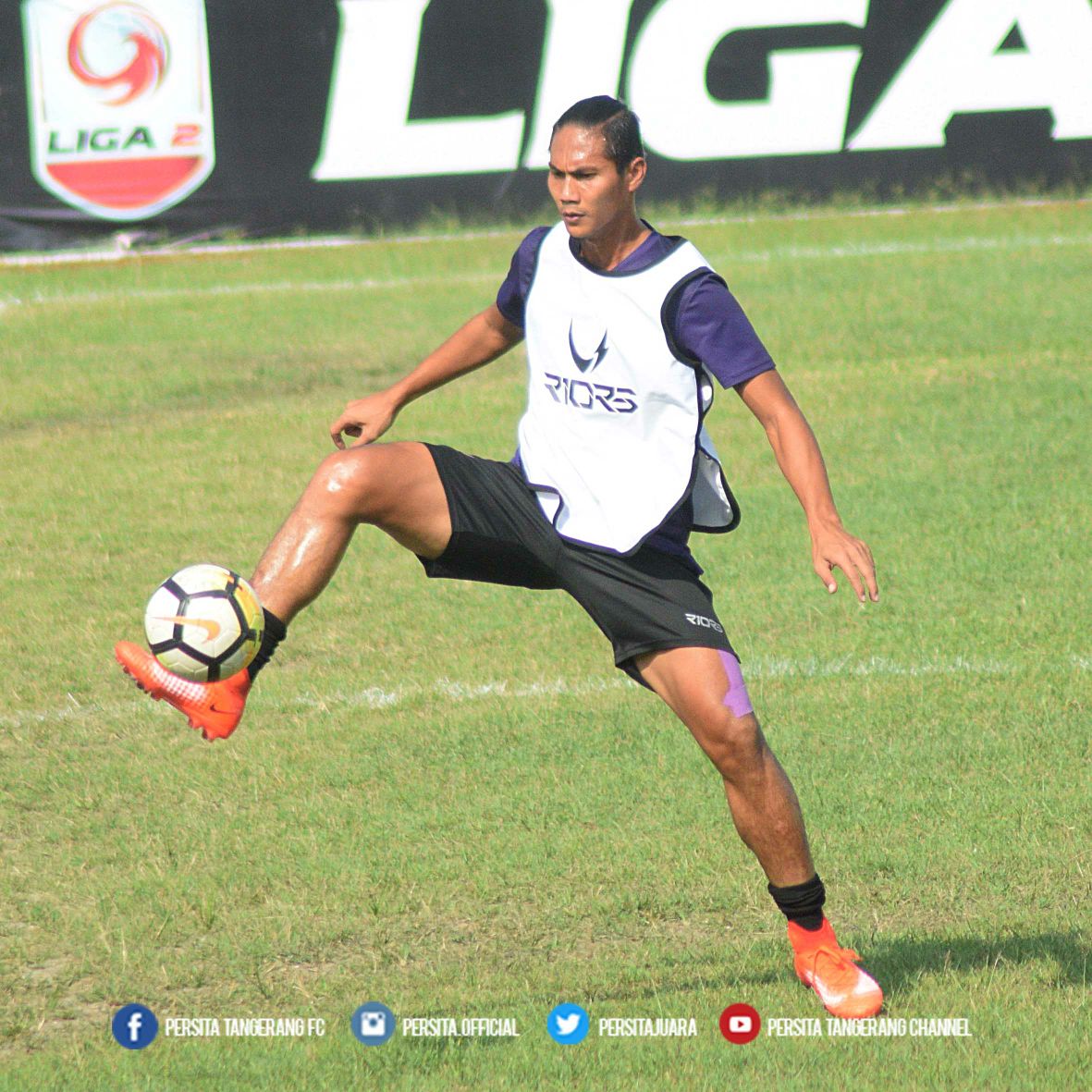 Persitajuara's tweet photo. Official Training #Persita Tangerang 
Stadion Kaharudin Nst

#pspsvspersita
#persitajuara
#liga22018 https://t.co/D3f8SiFSg6