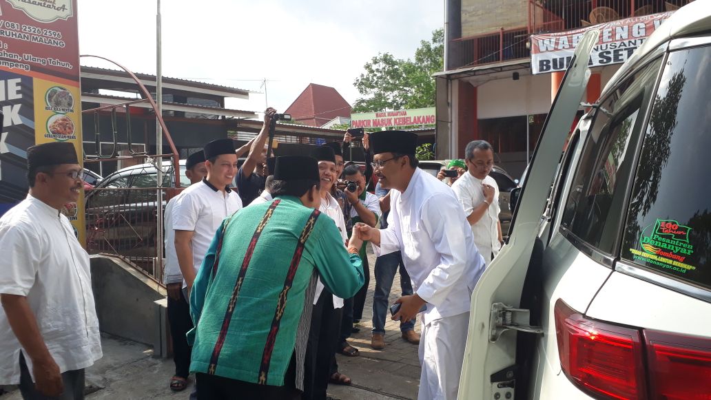 el_fasiriyan's tweet photo. @GusIpul_ID itu Sederhana tapi bisa menyelesaikan buaaanyak Persoalan Semua Laporan masyarakat. Mbak @puti_soekarno
Itu tugas Dan lugas Dalambenakku mengambil keputusan. Jadi mereka adalah perpaduan yg Sangat solutif Untuk Jatim #JatimPilihGusIpulPuti https://t.co/w63ATuQ1dc