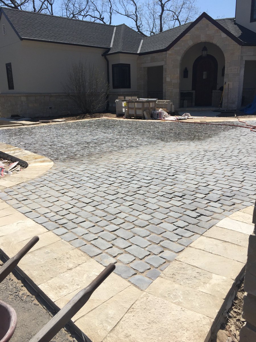 AllianceGator's tweet photo. Who doesn't love looking at project photos like these? Featured here: a 2,500 s.f. project with #alliancegator #EurostoneBond and #Courtstone pavers by Unilock (installation by Brennan Construction in Nashotah, WI)
#hardscapedesign #paverdriveway #unilockpavers #hardscapelife https://t.co/Ij2cKvg9Qr