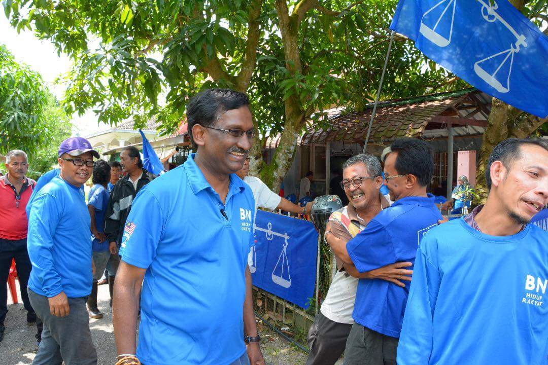 PKamalanathan's tweet photo. 8/5/2018 ; Petang tadi saya singgah santai di Bilik Gerakan Lembah Beringin untuk bertemu dengan anggota jentera PRU 14 Barisan Nasional Lembah Beringin. Terima Kasih atas semangat yang komited. #P094 #HuluSelangor #HebatkanNegaraku #HidupRakyat #BersamaBN #MIC14 https://t.co/EtuQ9ERmCS