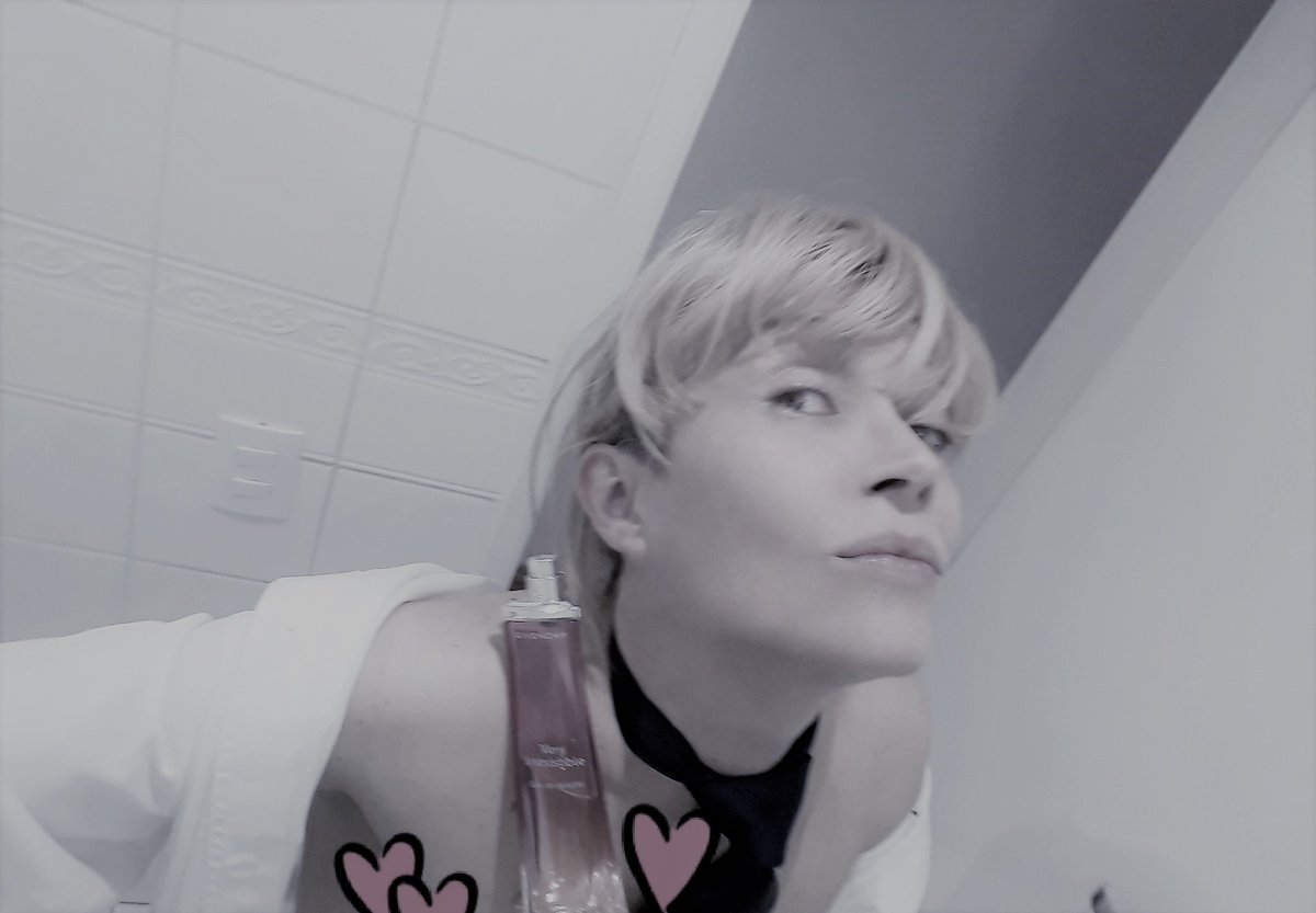 👠 Mon parfum...
Givenchy Very Irrésistible.