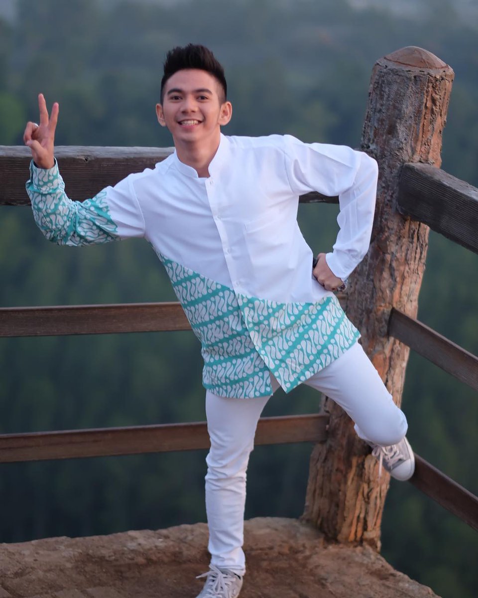 sari23 tweet media