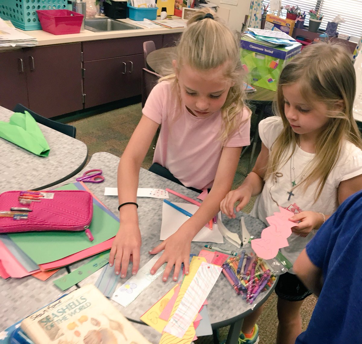 LivefromroomC5's tweet photo. Market day preparations are under way! Producers are working hard producing goods &amp; services to sell Friday at our Second Grade Market Day. #WeAreHES https://t.co/0JVUju58go