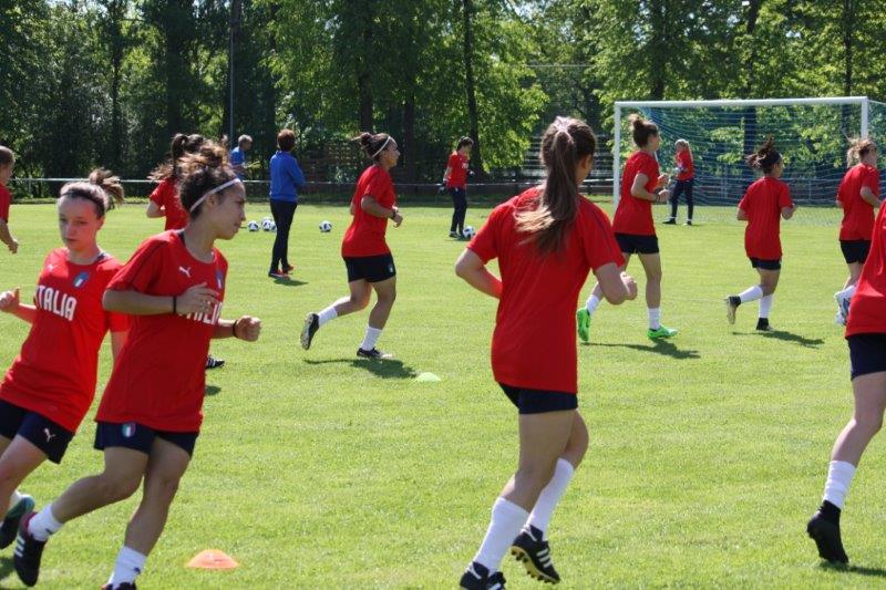 FIGC's tweet photo. #Nazionale #Femminile #Under17 Domani l’esordio #WU17EURO con la @SeFutbol  #Migliorini: “Vogliamo disputare tre partite di livello”

@UEFAcom_it @Gazzetta_it @CorSport @tuttosport @RaiSport @DSportiva @SkySport @Sport_Mediaset @Corriere @UEFAWomensEURO 

https://t.co/wWD3YNxDXU https://t.co/GP4NjjXe6t