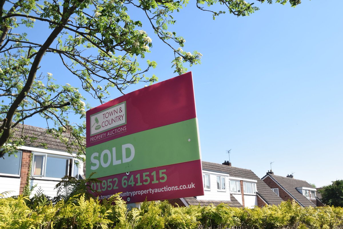 TACAuctionsWM's tweet photo. SOLD! 🏡 👍 The sun is shining with another sold auction lot by Town and Country Property Auctions! Whats even better is that we've sold this property FOR FREE as we do not charge our auction sellers! 🤑 Find out how to sell your property via auction here: https://t.co/MS10PhaBCS https://t.co/2zqbgdDLSW