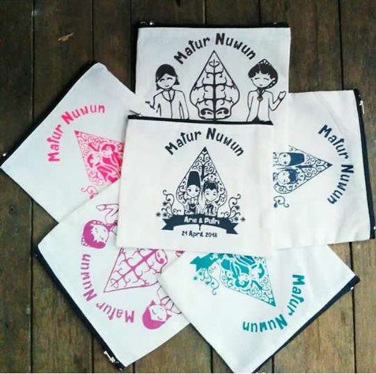 umy_mega's tweet photo. Pouch/ dompet souvenir
Free desain yaaa
Order wa : 08561694738 https://t.co/IGG3S7LwTR