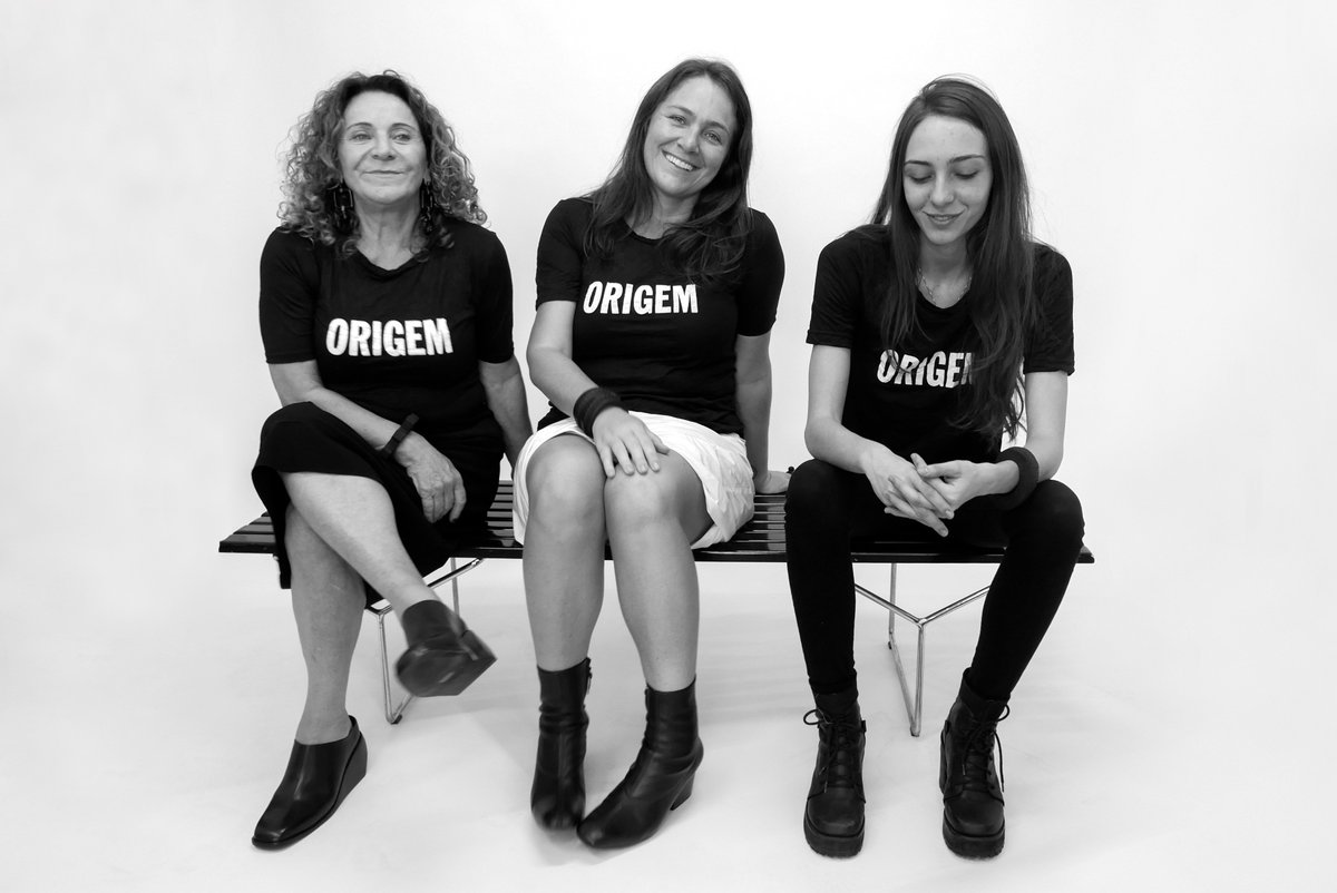 UMAbrasil's tweet photo. UMA avó, UMA mãe, UMA filha.
UMA | Raquel Davidowicz comemora a beleza geracional.
Ivanir, Giovana e Nayana Sonda.
#diadasmães https://t.co/zC2j3gok4K