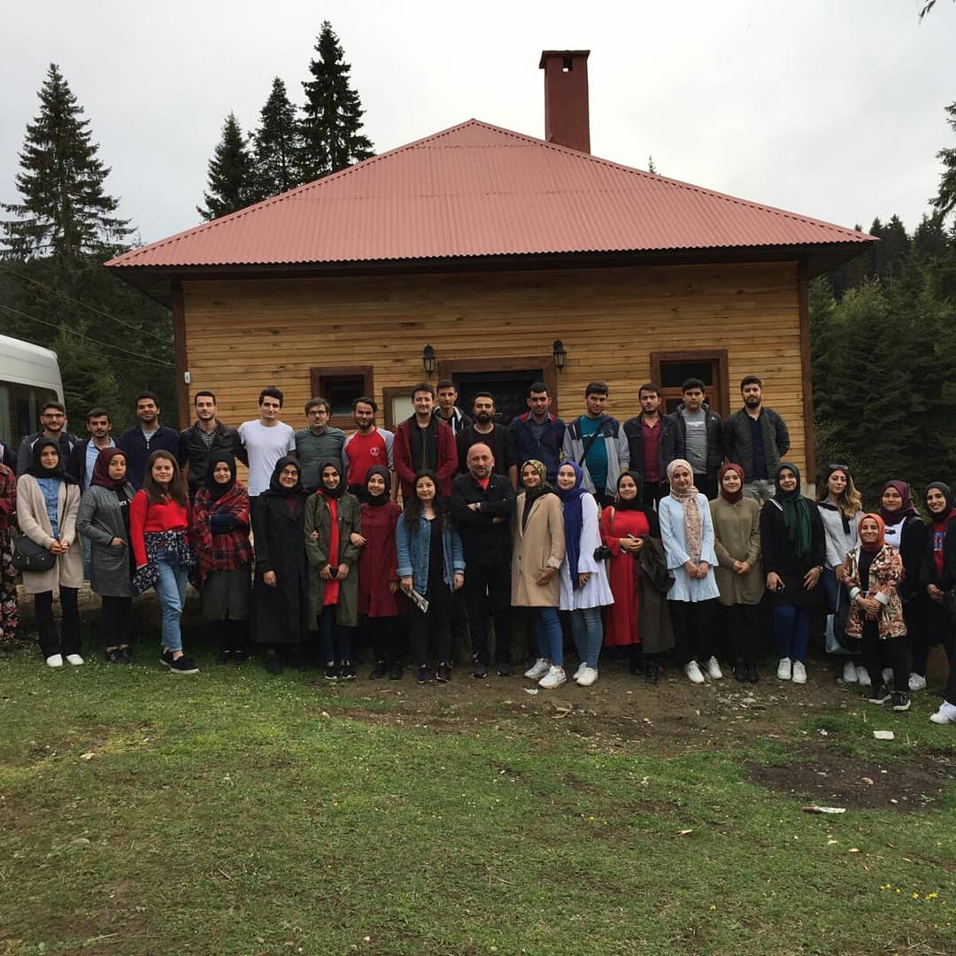 Vakıf öğrencilerimizle birlikte Giresun Bektaş ve Kulakkaya Yaylaları gezisi gerçekleştirildi. Programımıza desteklerini esirgemeyen vakıf yöneticilerimizden Zeki ÇAKIR, Av. Nuri KARAMAN ve Duroğlu Belediye Bşk. Sn Murat KILIÇARSLAN'a katkılarından dolayı teşekkür ederiz.