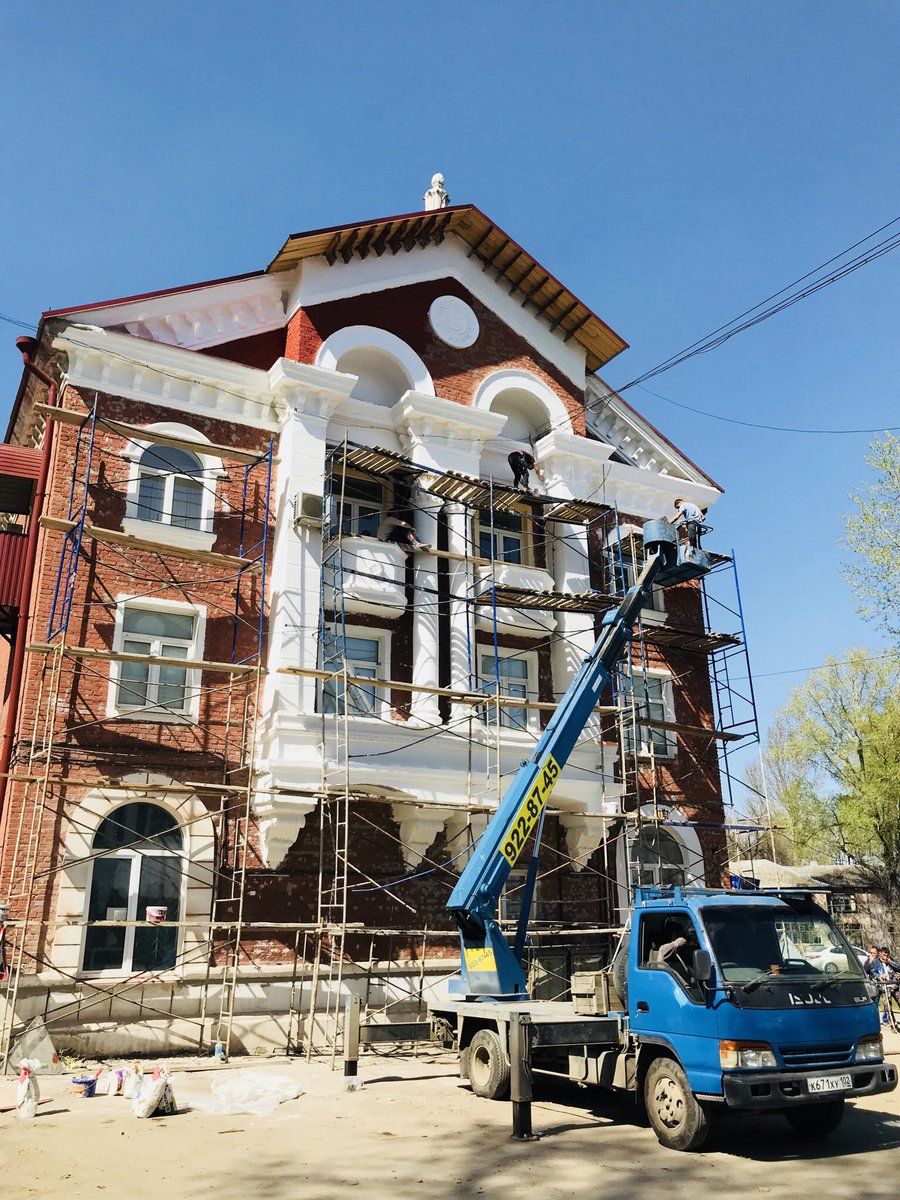 G68xKk's tweet photo. Продолжаются работы по капитальному ремонту объ��кта культурного наследия  - дома номер 50 в квартале 2, п. Мехзавод. @FKRSamara https://t.co/dOi7wqqMeo