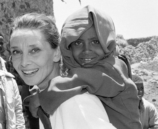 Ma_Rhea_'s tweet photo. 《Nací con una enorme necesidad de cariño, y una terrible necesidad de darlo.》 Audrey Hepburn.
Bonito, ¿eh? https://t.co/jaa3WrYIMU