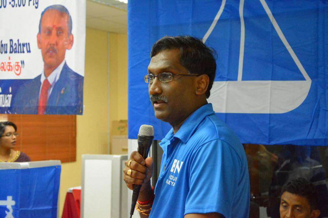 PKamalanathan's tweet photo. 8/5/2018 ; Petang tadi saya bersama-sama Pemimpin-pemimpin MIC Bahagian Hulu Selangor untuk mengucapkan penghargaan saya atas komitmen yang diberikan sepanjang tempoh kempen PRU14. Terima Kasih semua. #P094 #HuluSelangor #HebatkanNegaraku #HidupRakyat #BersamaBN #MIC14 https://t.co/dIJxQmRSOz