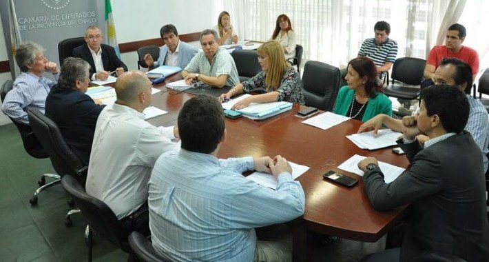 CRVchaco's tweet photo. Reforma Tributaria: FECHACO ratificó ante Diputados su postura de “impedir que se afecte a las PYMES chaqueñas” https://t.co/NkR843GjgD https://t.co/zuyLXEooU7