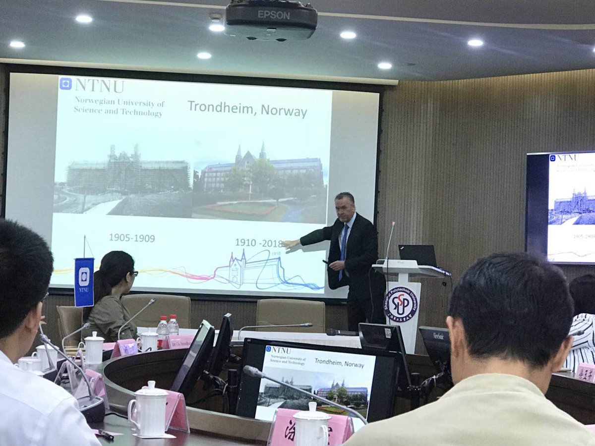 NTNU inngår avtale med kinesiske Shanghai Second Polytechnic University (SSPU)! Sammen skal vi etablere en norsk Logistikk 4.0-lab for planlegging og styring av produksjon og logistikk – til bruk i undervisning, forskning og innovasjon <a href="/ntnu/">NTNU</a> #Logistikk4.0  bit.ly/2rtIskg