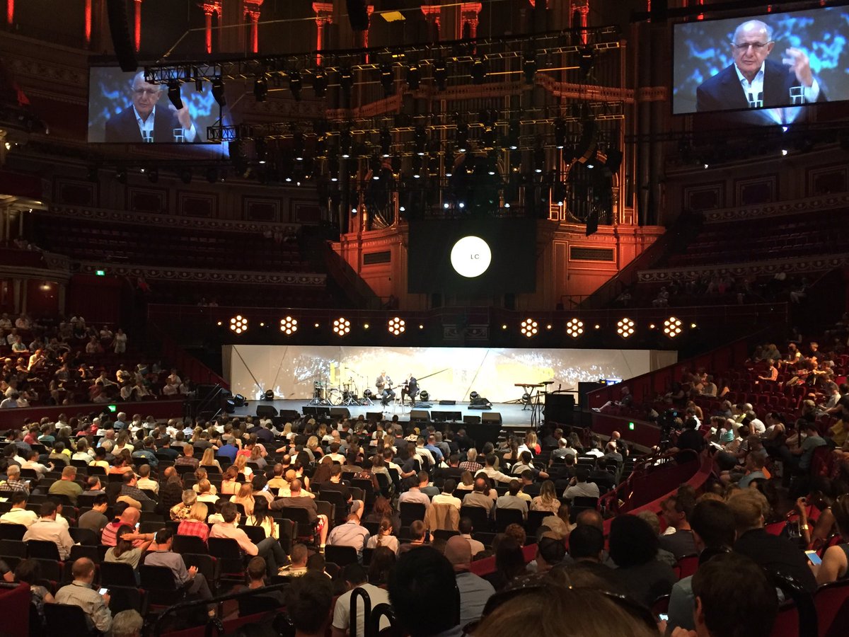 RevRugg's tweet image. Listening to @johnmaxwellsays on Leadership and failing forward. A very wise man. #LC18 @htclaygate
