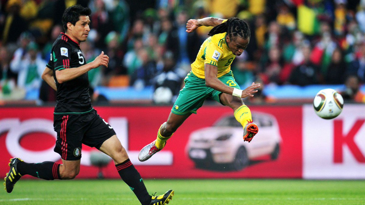 DiskiBattles's tweet photo. Since it's establishment in 2009, four 🇿🇦's have been nominated for the #FIFA #Puskas #Award!
2009 - #KatlegoMphela (#Bafana v #Spain🇪🇸)
2010 - @siphiweshabba (#Bafana v #Mexico🇲🇽)
2016 - @Hlompho_Kekana (#Bafana v #Cameroon🇨🇲)
2017 - #Masuluke (#Baroka vs #Pirates) https://t.co/nw5207EVr2