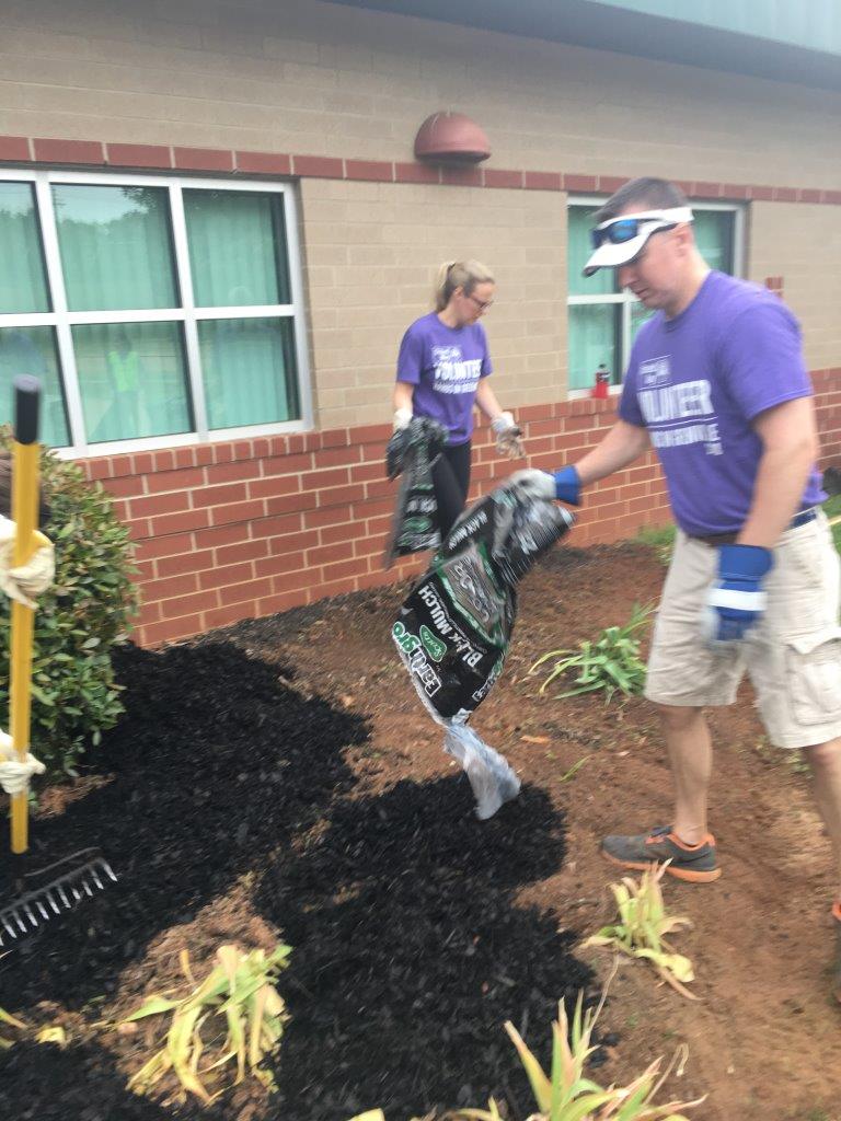 DP3_Architects's tweet photo. We had an amazing time at Hands on Greenville working to beautify Summit Drive Elementary! #peopleplacespurpose #handsongreenville  #yeahTHATgreenville https://t.co/LuuMfo1XcB