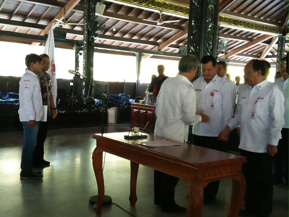 PMI_Demak's tweet photo. Pelantikan Pengurus dan Dewan Kehormatan PMI Kabupaten Demak periode 2018-2023 oleh Ketua PMI Prov.Jateng dr.Imam Triyanto,MPH. (8/5)
.
.
@palangmerah @utdp_pmi @PMIJawaTengah @humasjateng @HumasDemak @HM_NATSIR @WargaDEMAK @demakhariini
#pmikabupatendemak #pmidemak #humanityact https://t.co/LDIKcIivMT