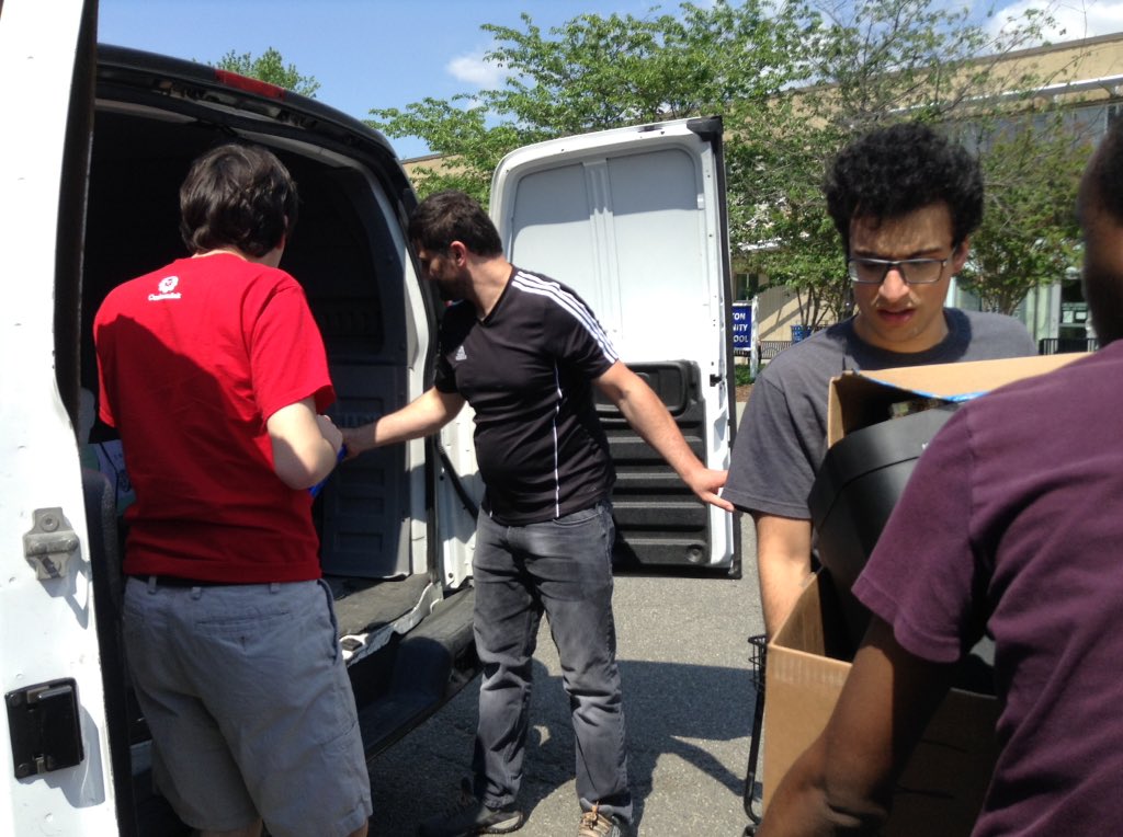 ACCSustainGo's tweet image. More photos of Career Center/Henry/Arl. Mill electronic recycling event!