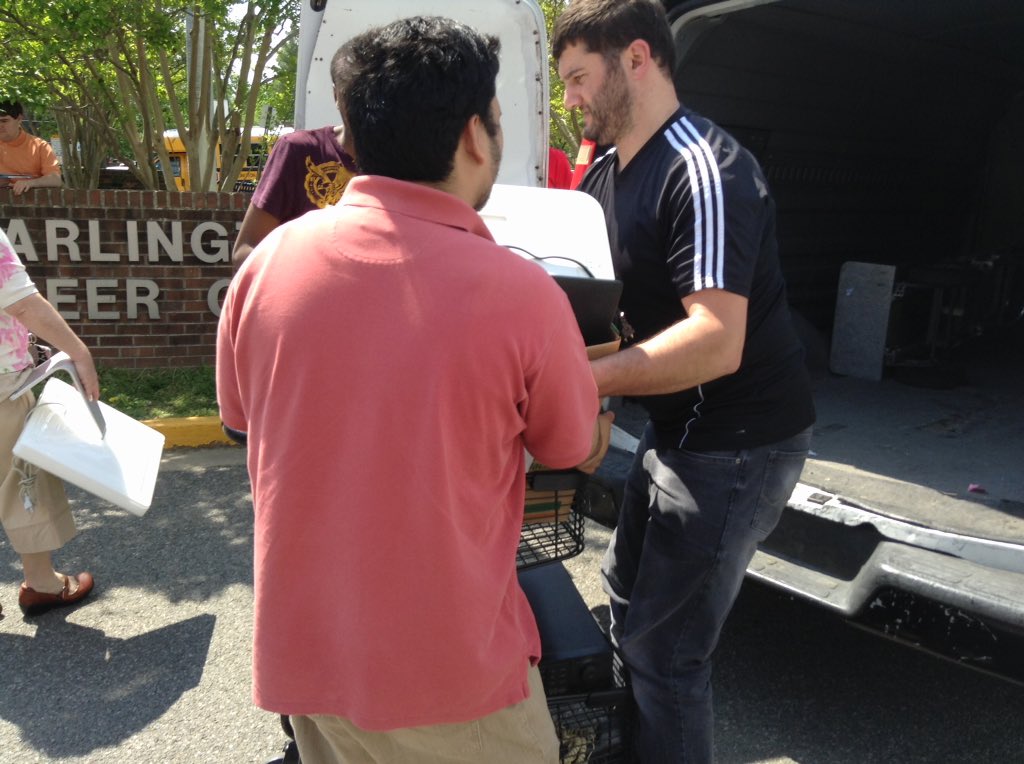 ACCSustainGo's tweet image. More photos of Career Center/Henry/Arl. Mill electronic recycling event!