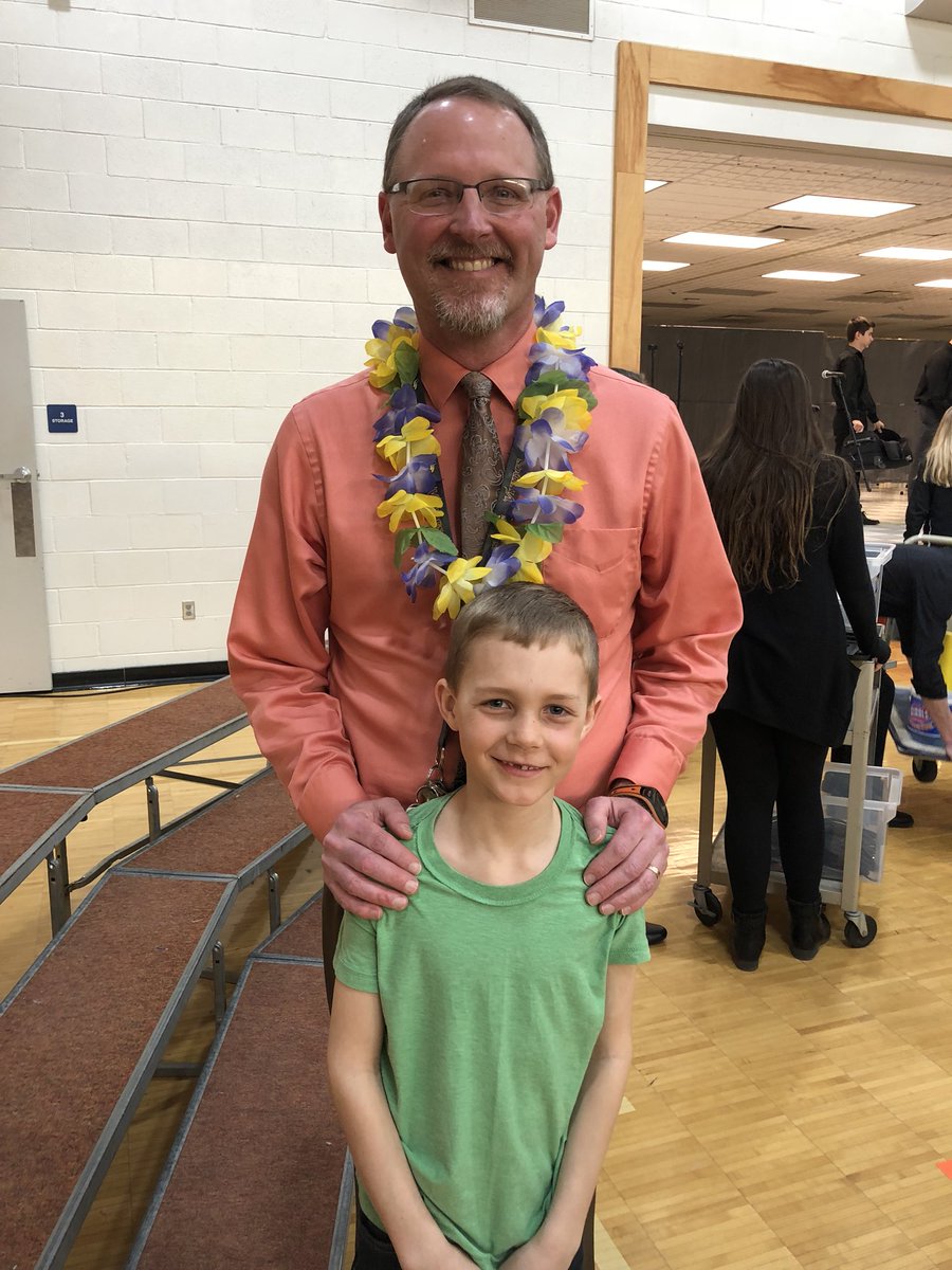 angelv35's tweet photo. Happy Teacher Appreciation Day! We are blessed with the best @ClearCreekElem! https://t.co/rYEkqXZiJr
