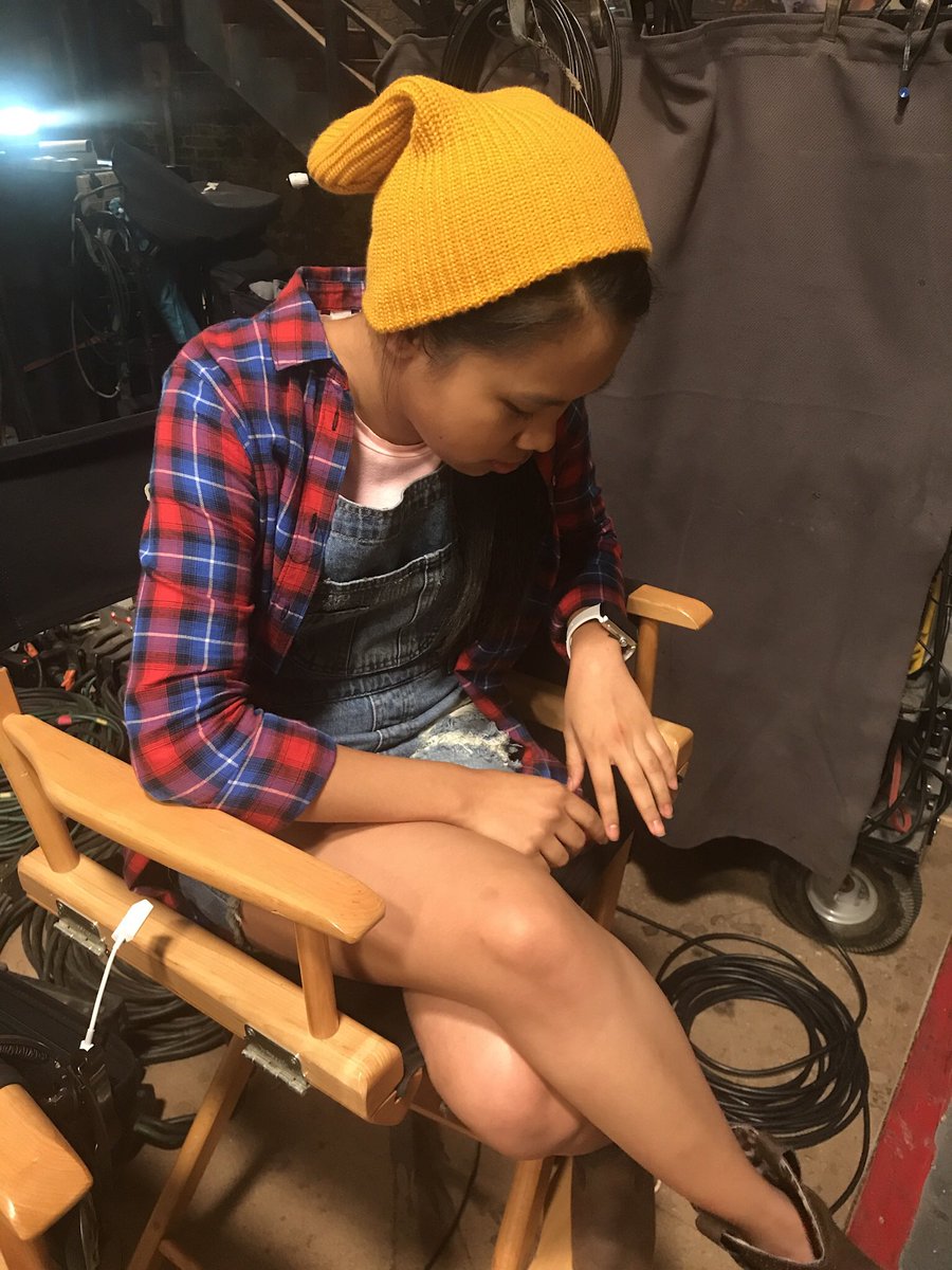 MsNikkiCastillo's tweet photo. #PattyLogan patiently waiting for news... 😐 #Throwback to 412 #PodcastProducerPatty #ScorpionCBS.. #TeamScorpion or #TeamCentipede.. #AreWeThereYet? #ScorpionSeason5 🤞🏼.. having #ScorpionMondayWithdrawals 😶.. #YoungHollywood #ActorsLife 😊💜💕 https://t.co/9Fr6HTSoBV