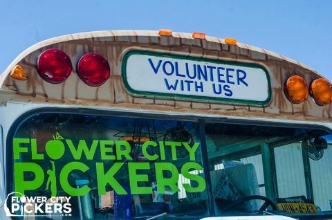 ThisGoodWorld's tweet photo. New to the #ThisGoodWorld platform, @FCPickersROC is a secular, all inclusive group of volunteers distributing leftover market produce to local homeless shelters & other organizations with need for food within the Rochester, NY region. https://t.co/9On9oge5St https://t.co/8HiFAaowpz