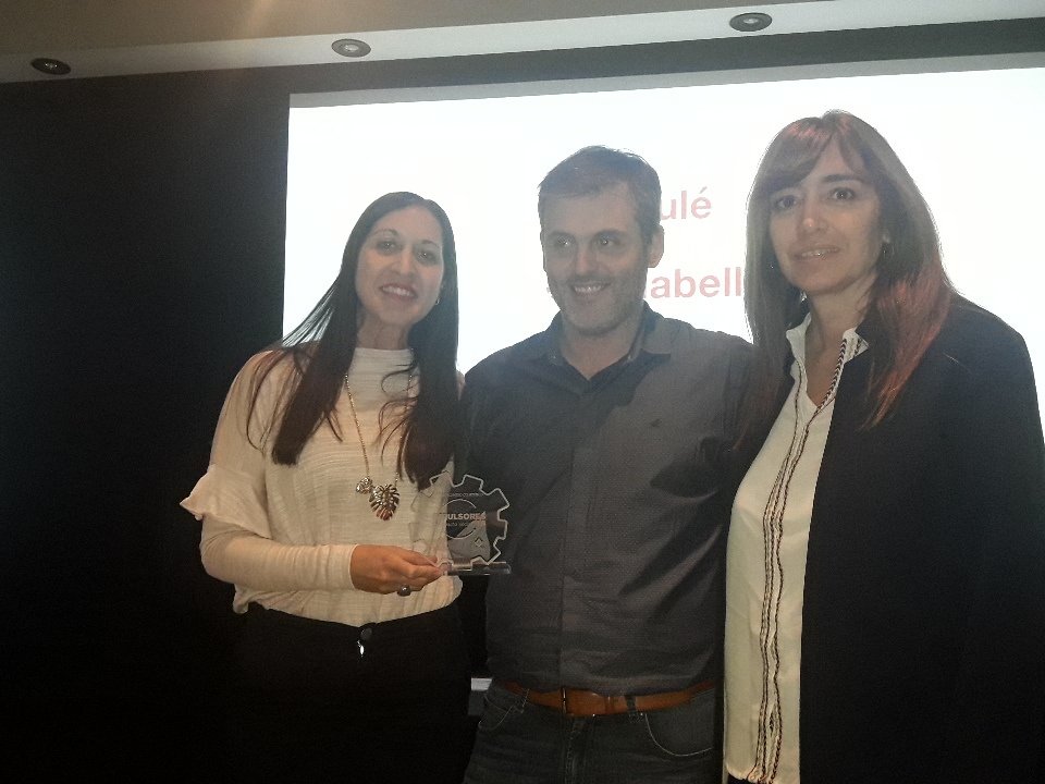 <a href="/PayaPaula/">Paula Paya</a> <a href="/Jesicalores/">Jesica Lores</a> de <a href="/Prudential/">Prudential</a> reciben su premio " Innovación Social"  #Impulsores2018