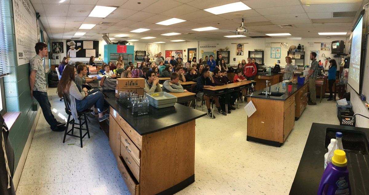 sumnerlhs's tweet photo. Bio kids learning the benefits of Urban Forests @MsRegnier #urbanforest #Adoptatree #lhsgenerals https://t.co/OCaM2Ib4XW