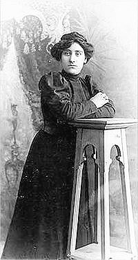 KeeAliMalcolm's tweet image. “I Want to Live” | Shushanik Kurghinian (Armenian)
“I want to live–but not a lavish life 
trapped in obscurity–indifferent and foolish, 
nor as an outright hostage of artificial beauty, 
a frail creature–delicate and feeble...”
asbarez.com/53260/i-want-t… #PoetryThread (2|50)