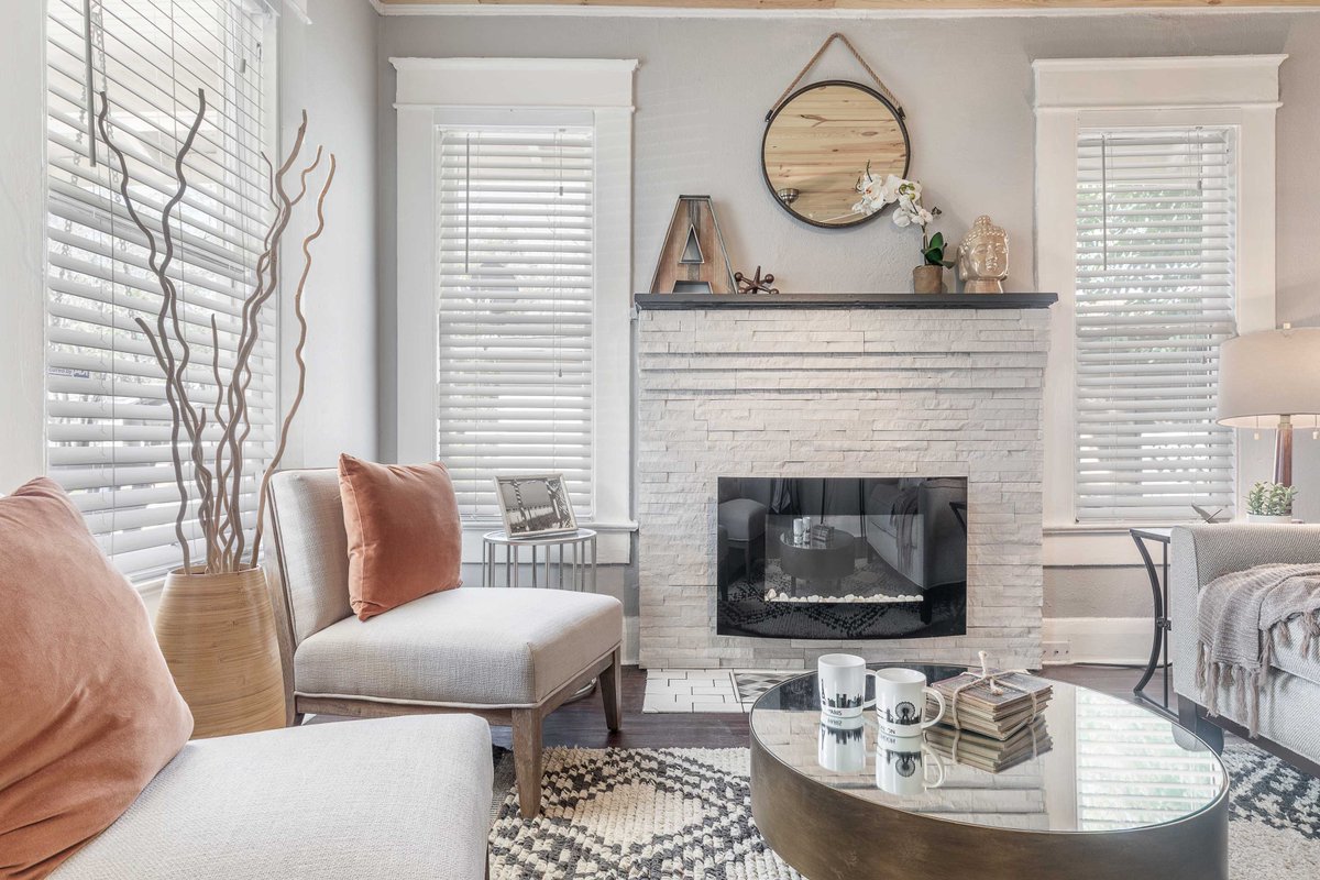 CardinalDesigns's tweet image. Staging a Small Space is.gd/IrYplr #CardinalDesigns #HomeStagingTampa