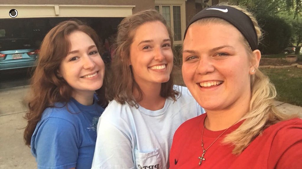 Abbaay7's tweet photo. Happy 21st ya legal biiiiittcchhh 😊 can’t wait to celebrate cause I miss u tons ❤️❤️❤️ https://t.co/HKcAQZ9lFO